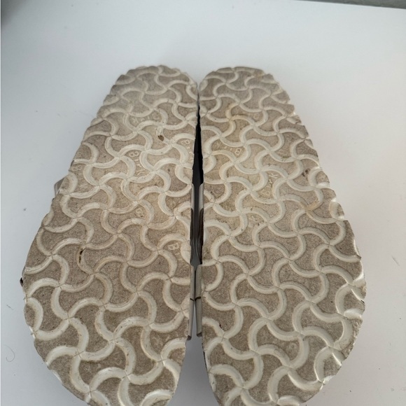 Birkenstock Women's White Cross-Strap Sandals - Picture 6 of 7